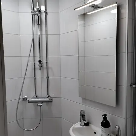 Top-floor Studio, Near Park & Sea, Great Transit Huoneisto Helsinki