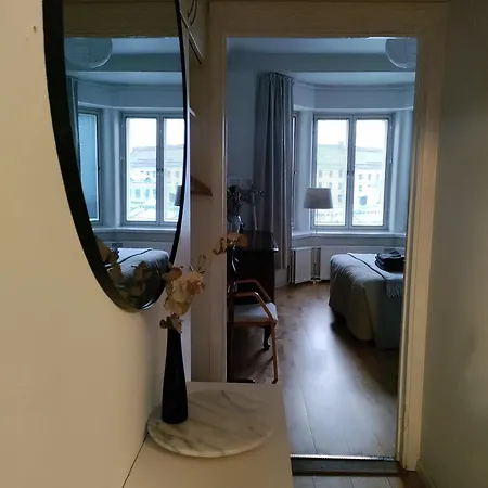 Top-floor Studio, Near Park & Sea, Great Transit * Helsinki