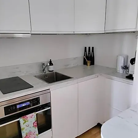 Top-floor Studio, Near Park & Sea, Great Transit Апартаменты
