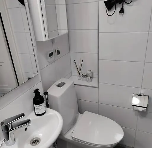 Top-floor Studio, Near Park & Sea, Great Transit Apartment Helsinki