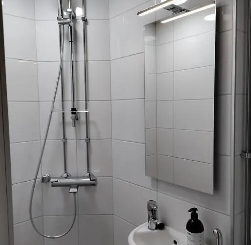 Top-floor Studio, Near Park & Sea, Great Transit Apartment Helsinki