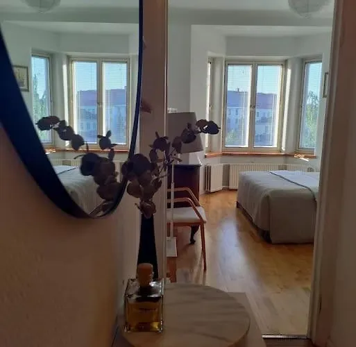 Top-floor Studio, Near Park & Sea, Great Transit Apartment Helsinki