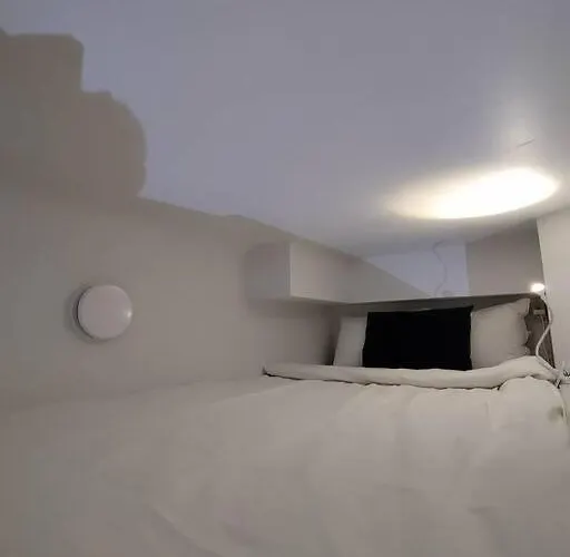 Top-floor Studio, Near Park & Sea, Great Transit